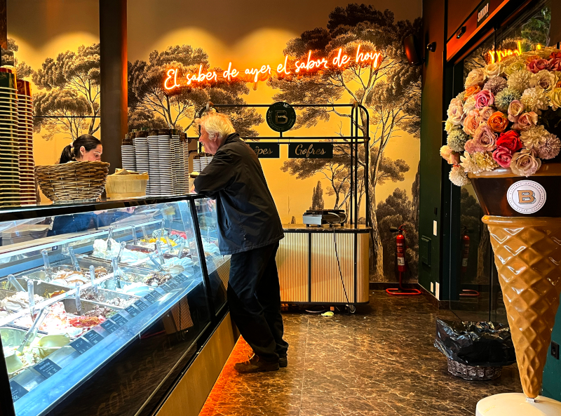 The Rambla Méndez Núñez at night, Alicante, January 2026